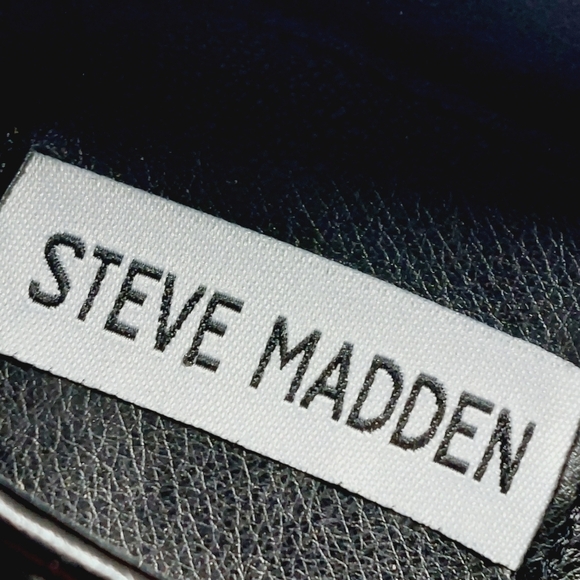 New Steve Madden Karmine Gleaming Black Leather Goldtone Hardware Loafer W945 - Picture 9 of 11